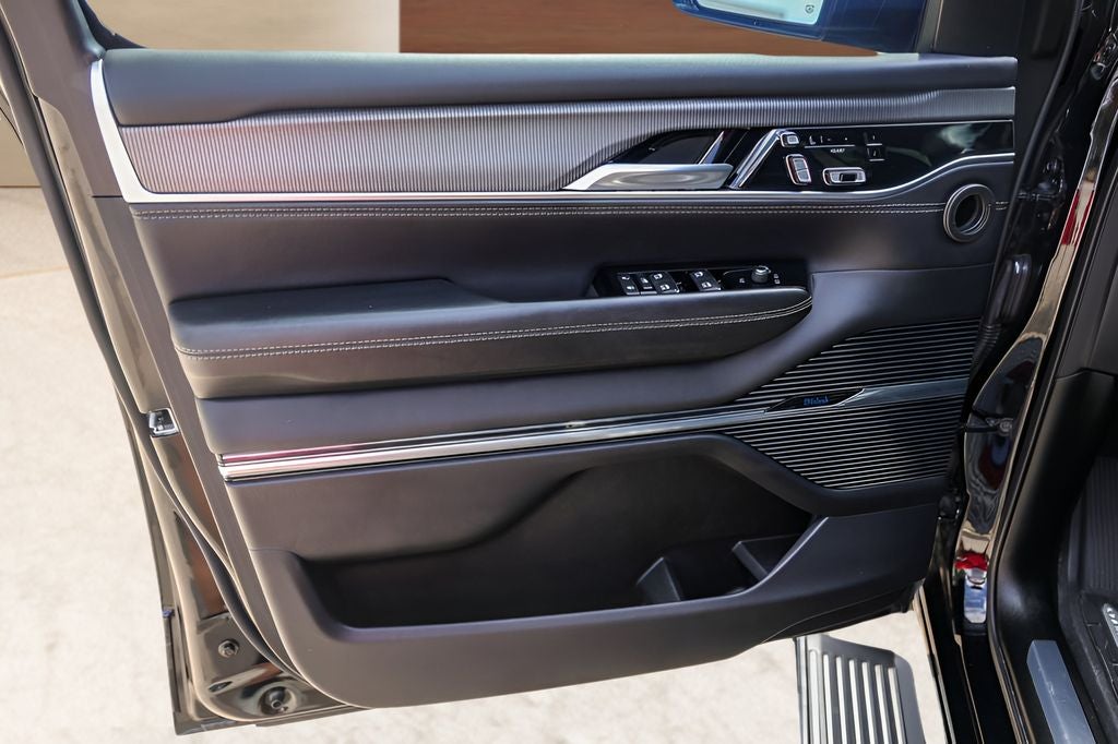 2023 Jeep Grand Wagoneer Series II