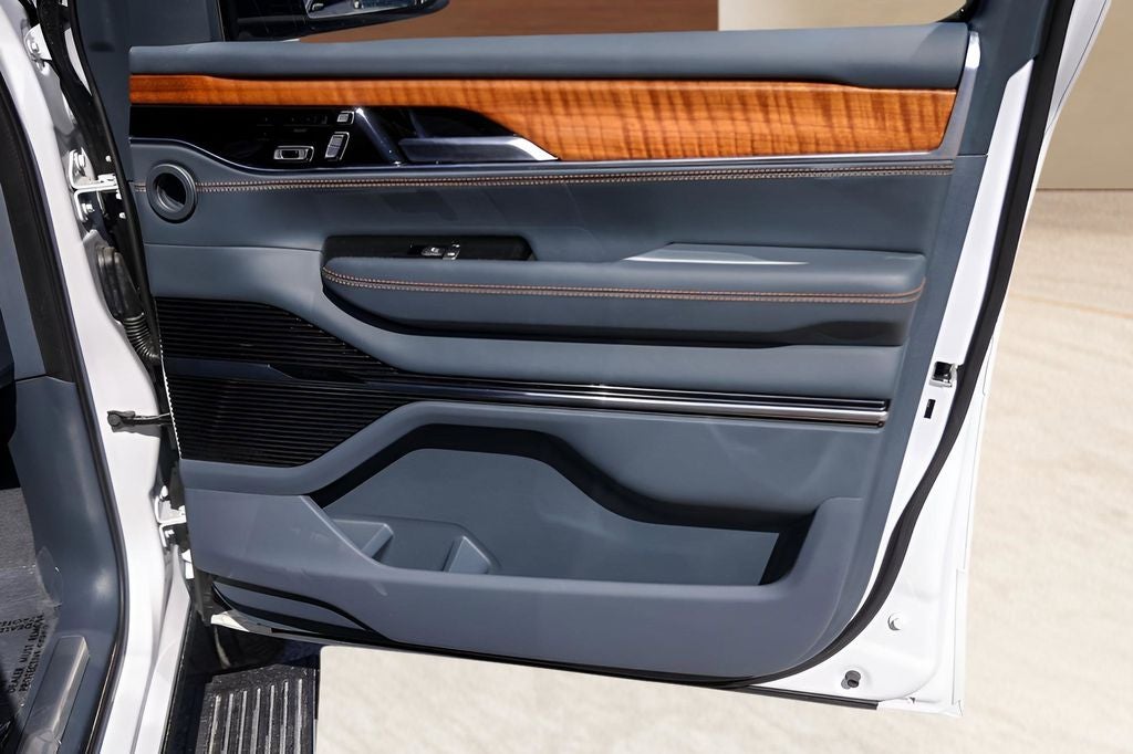 2024 Jeep Grand Wagoneer Series III