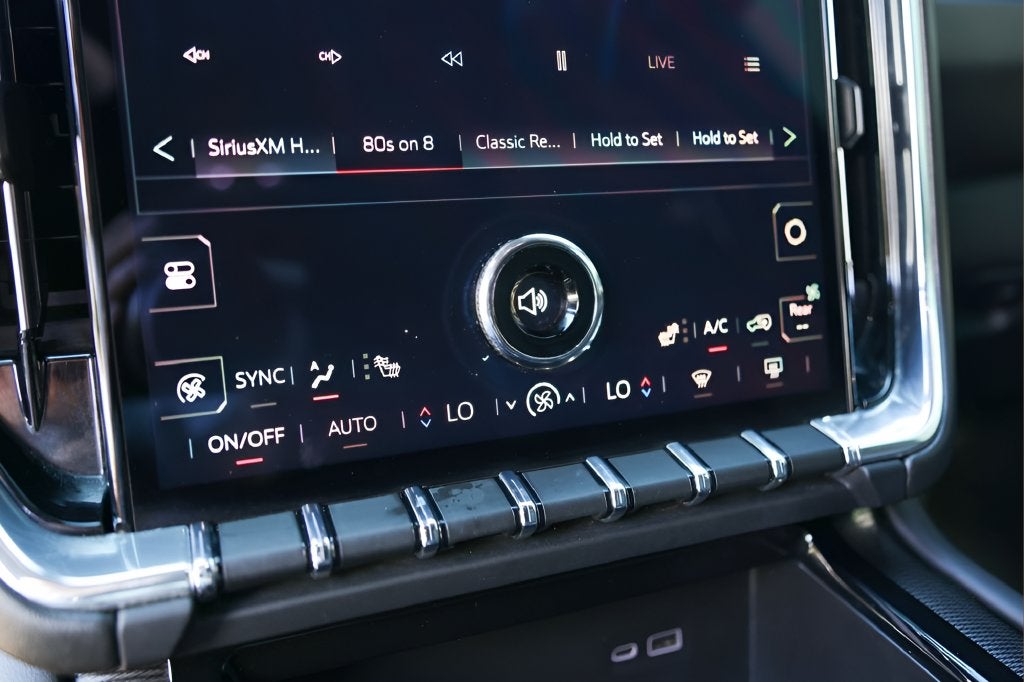 2025 GMC Yukon Elevation