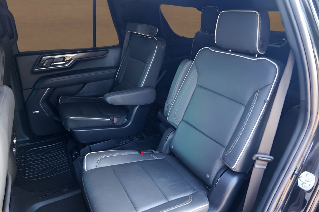2025 GMC Yukon Elevation