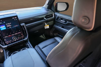 2025 GMC Yukon Elevation