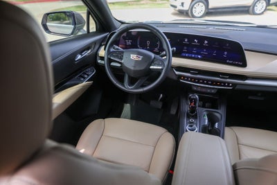 2024 Cadillac XT4 Luxury