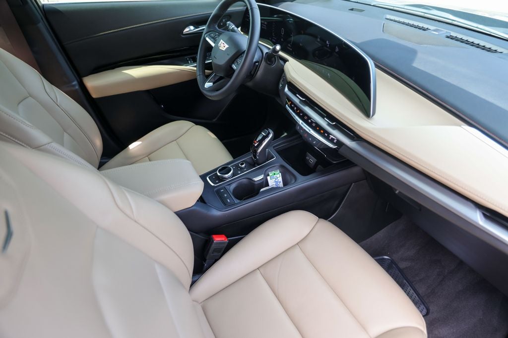 2024 Cadillac XT4 Luxury