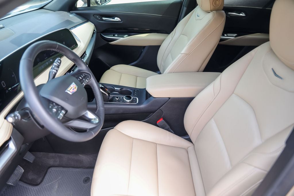 2024 Cadillac XT4 Luxury