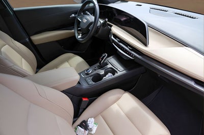 2024 Cadillac XT4 Luxury