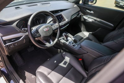 2023 Cadillac XT4 Premium Luxury