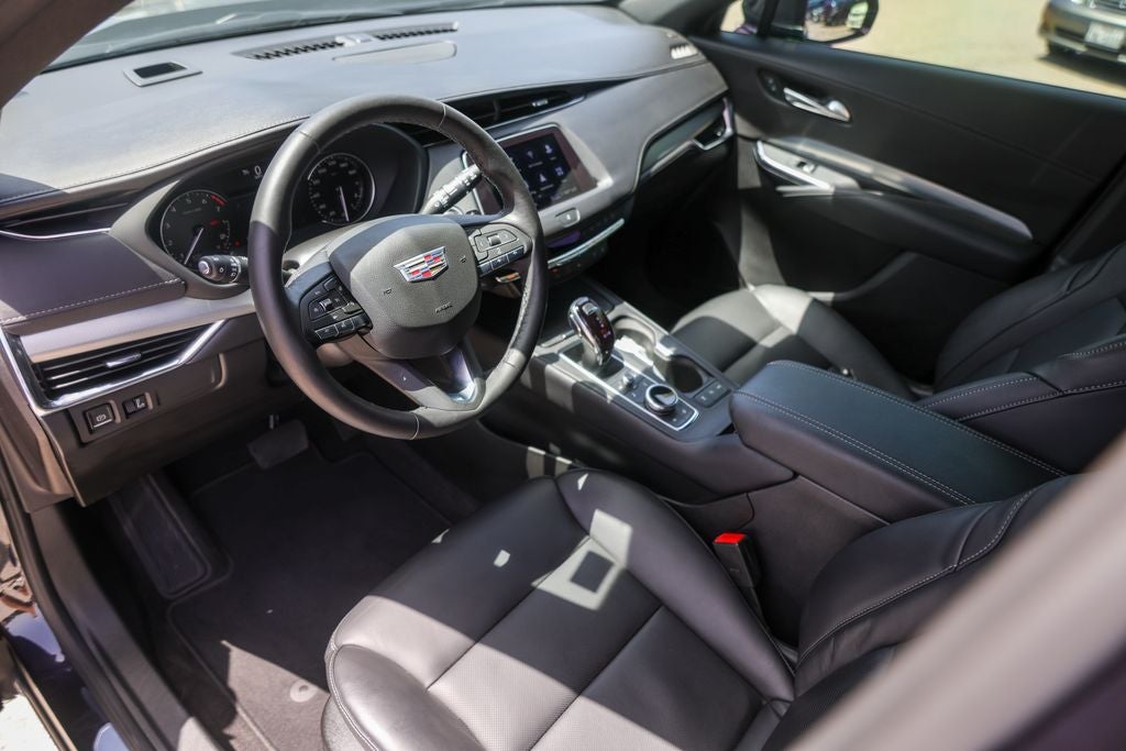 2023 Cadillac XT4 Premium Luxury