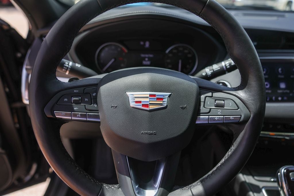 2023 Cadillac XT4 Premium Luxury