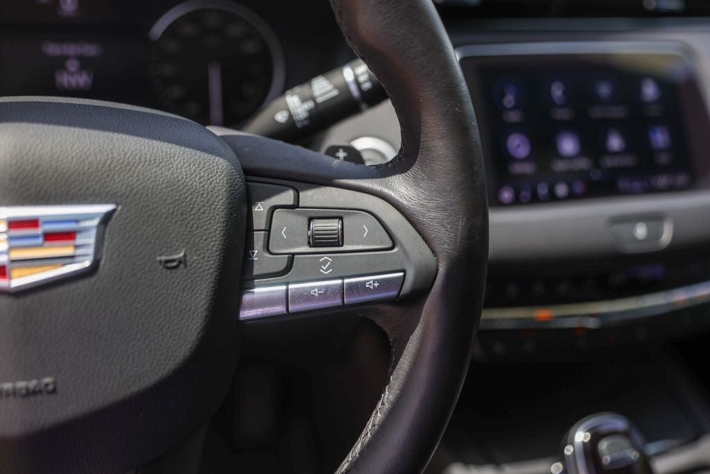 2023 Cadillac XT4 Premium Luxury