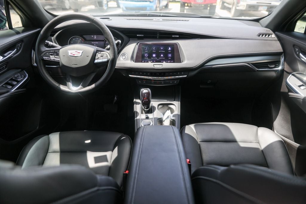 2023 Cadillac XT4 Premium Luxury
