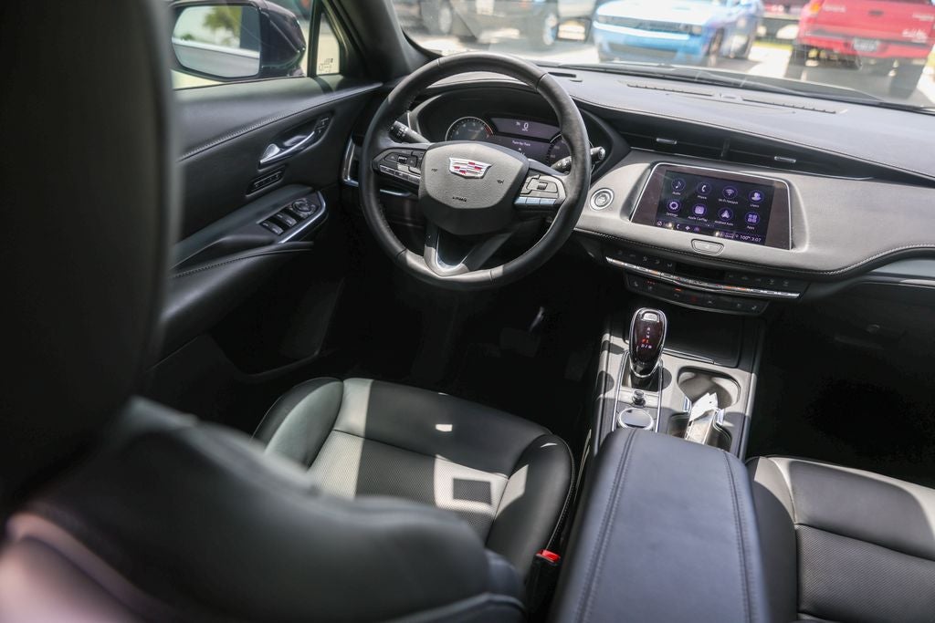 2023 Cadillac XT4 Premium Luxury