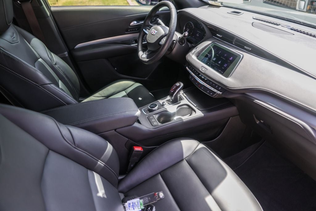 2023 Cadillac XT4 Premium Luxury