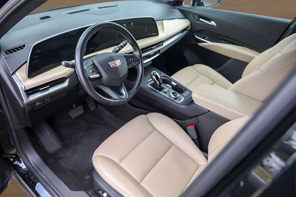 2024 Cadillac XT4 Premium Luxury