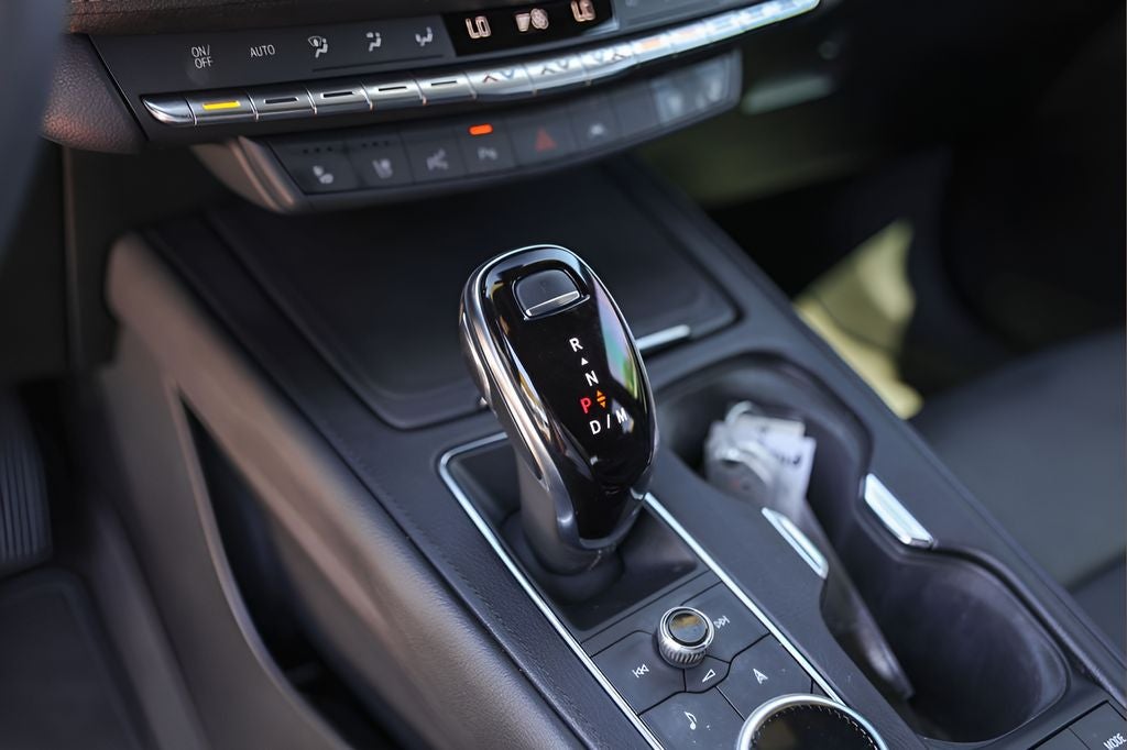 2022 Cadillac XT4 Premium Luxury