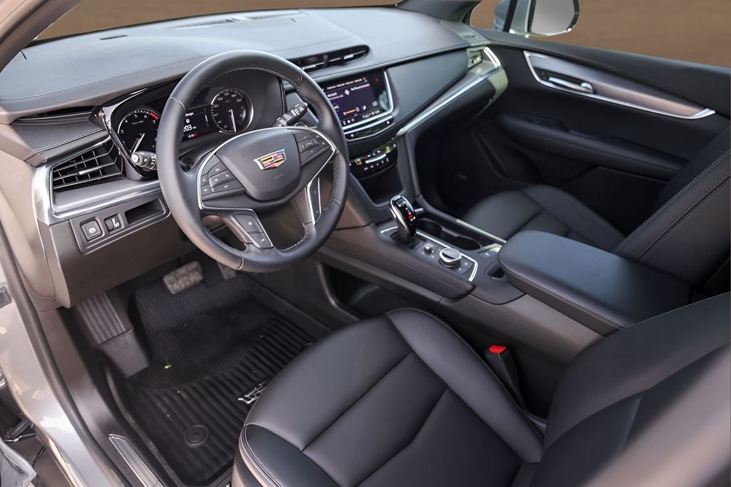 2025 Cadillac XT5 Luxury