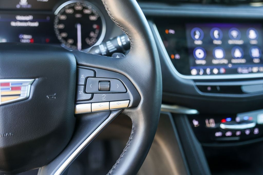 2025 Cadillac XT6 Luxury