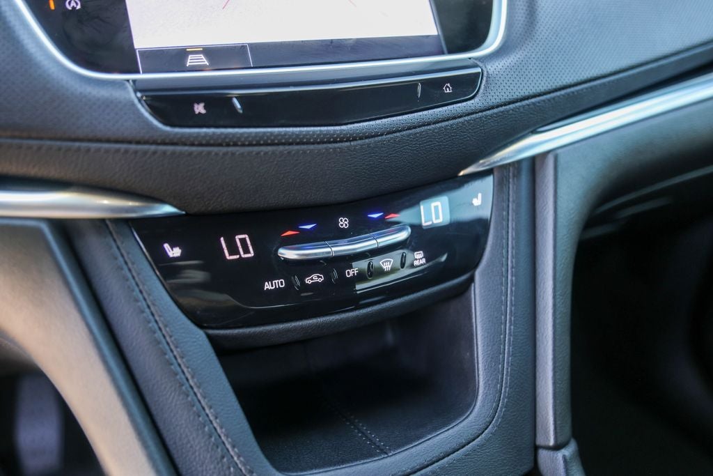 2025 Cadillac XT6 Luxury