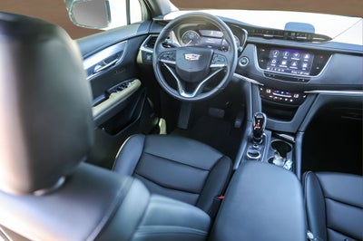 2025 Cadillac XT6 Luxury