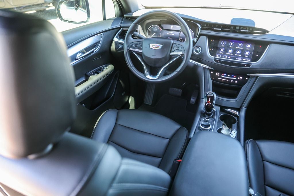 2025 Cadillac XT6 Luxury