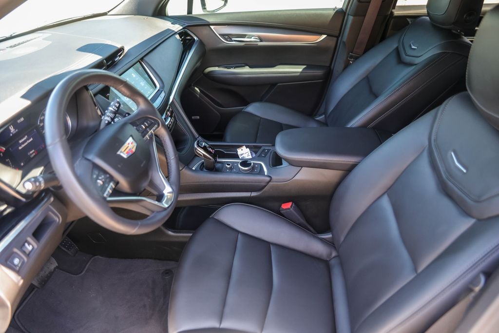 2025 Cadillac XT6 Luxury