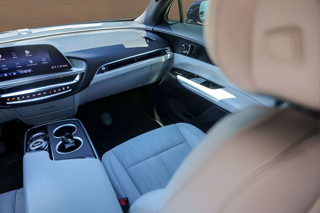 2024 Cadillac LYRIQ Luxury