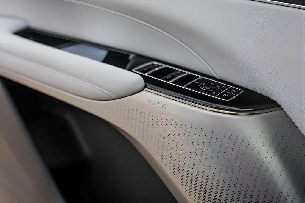 2025 Cadillac LYRIQ Luxury