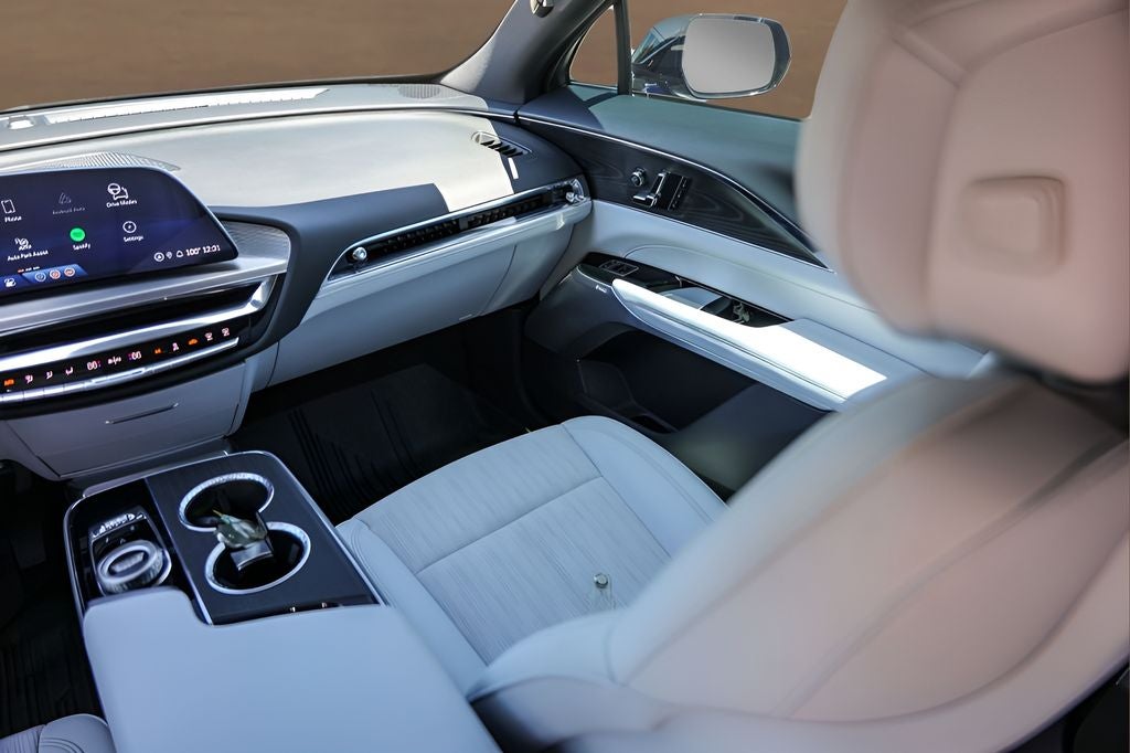 2024 Cadillac LYRIQ Luxury