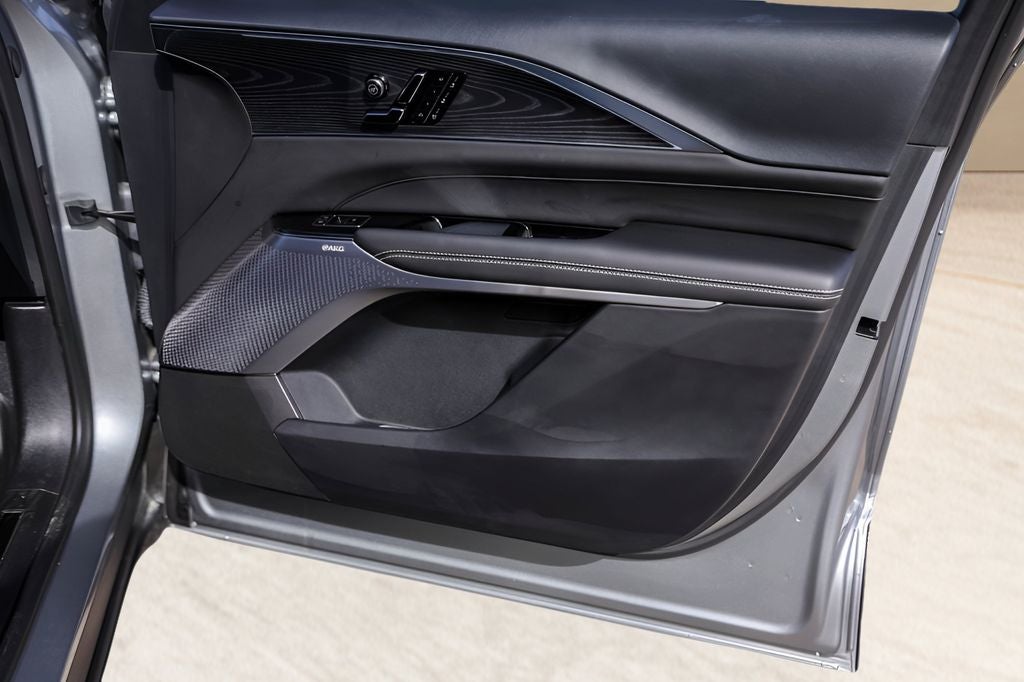 2025 Cadillac LYRIQ Luxury