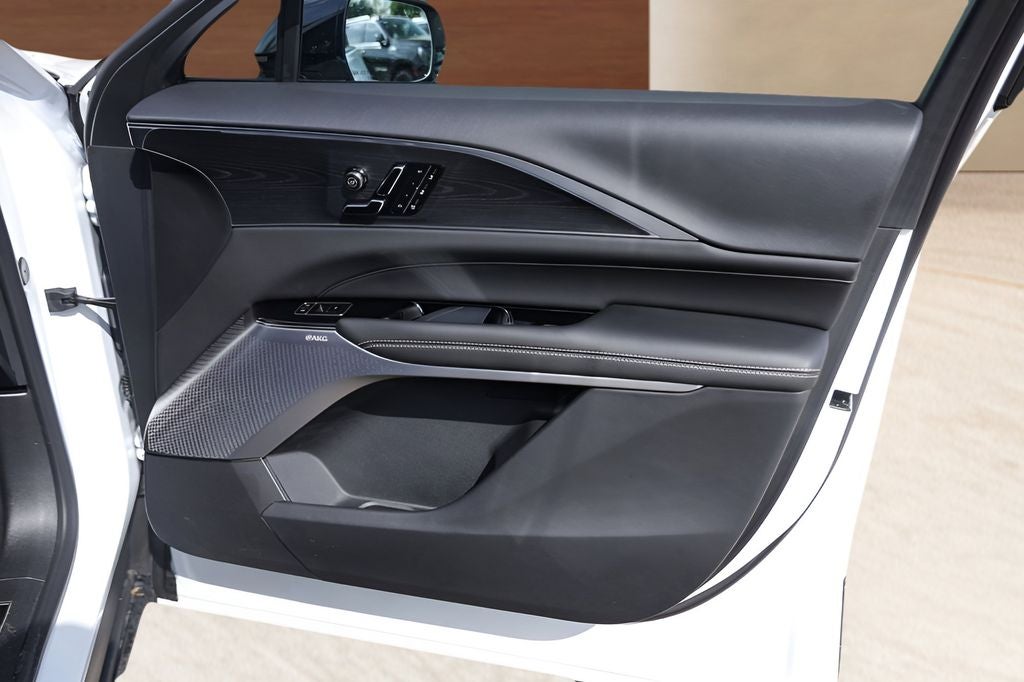 2025 Cadillac LYRIQ Luxury