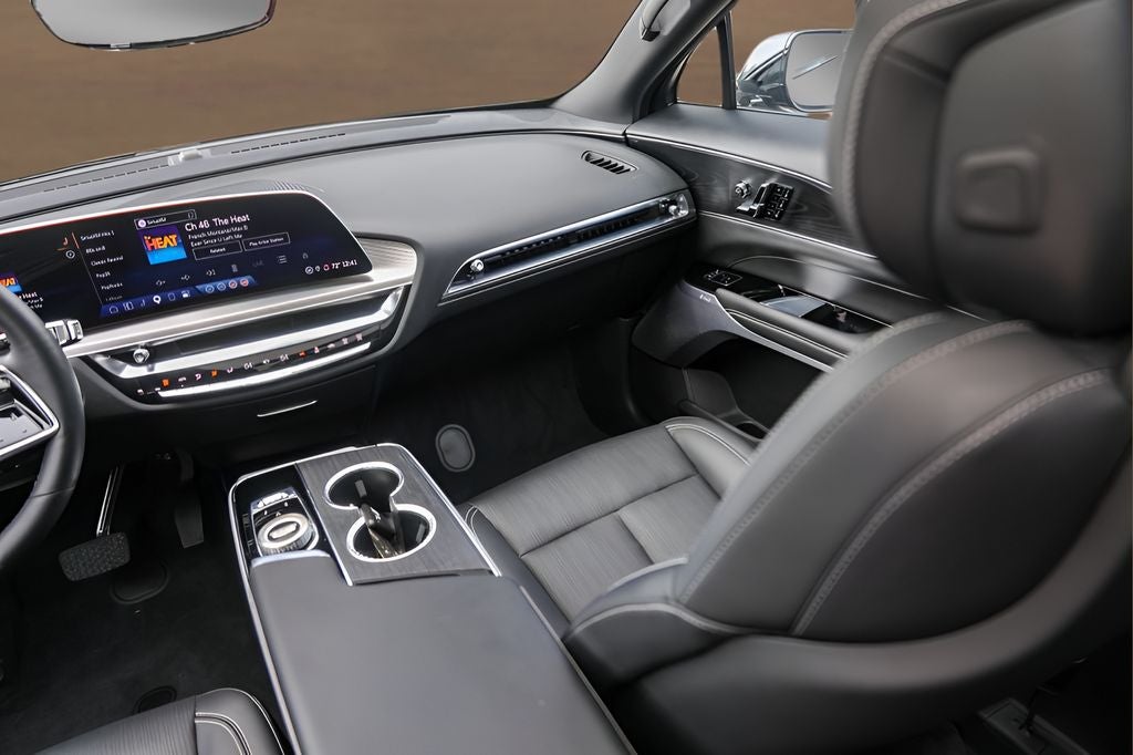 2025 Cadillac LYRIQ Luxury
