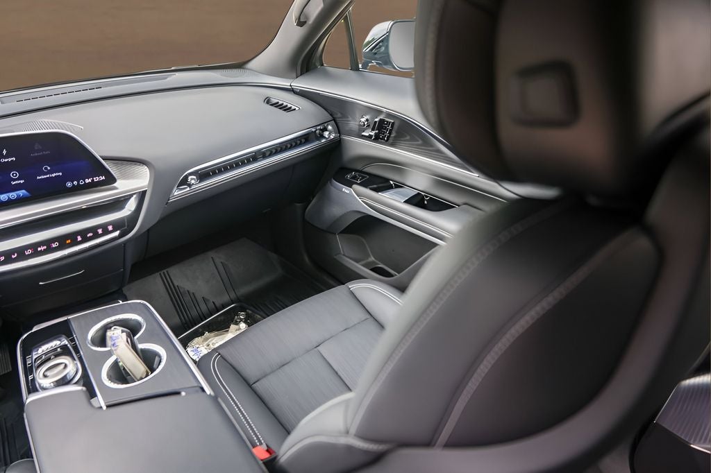 2025 Cadillac LYRIQ Luxury