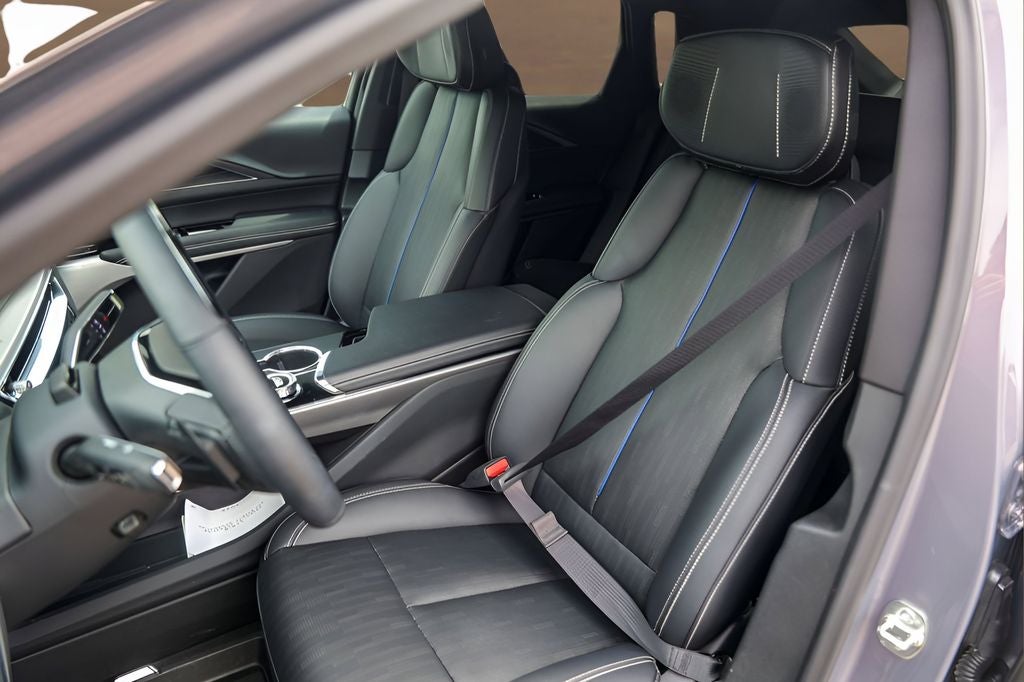 2025 Cadillac LYRIQ Luxury