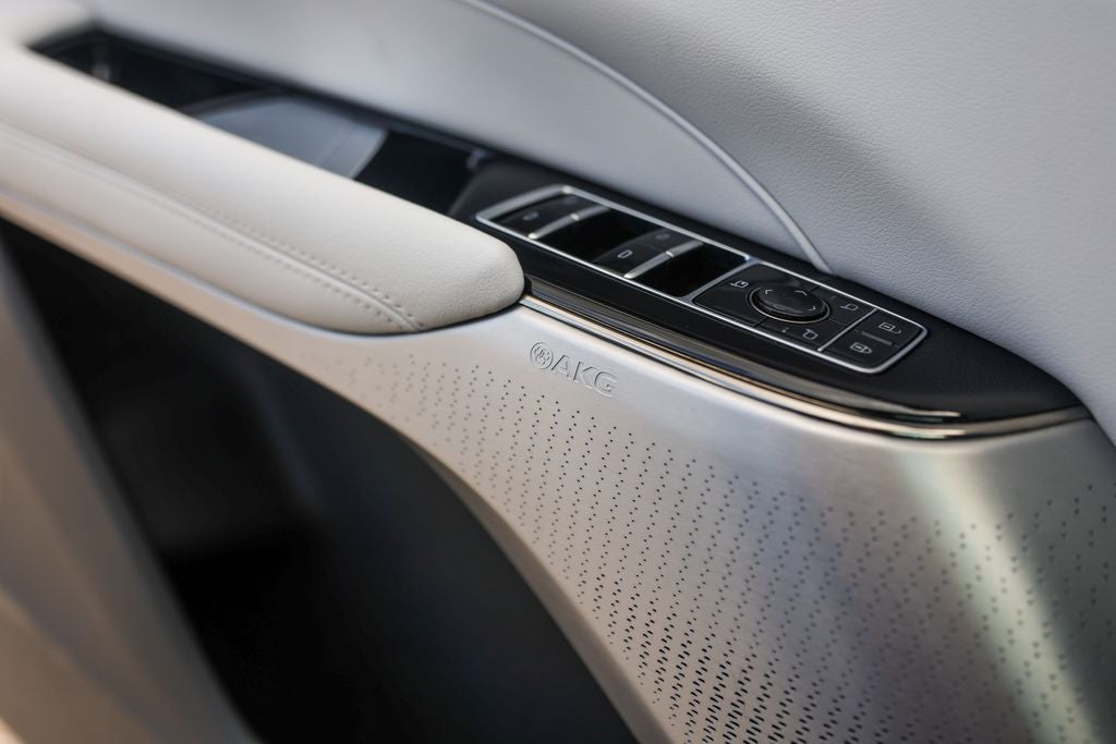 2025 Cadillac LYRIQ Sport