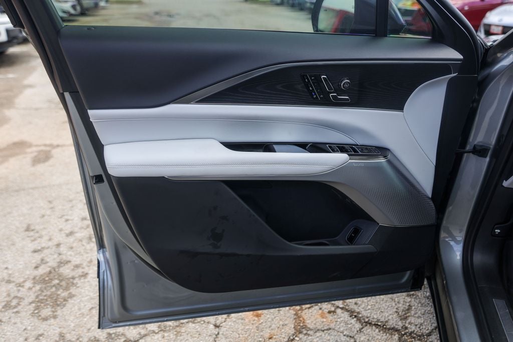 2025 Cadillac LYRIQ Sport