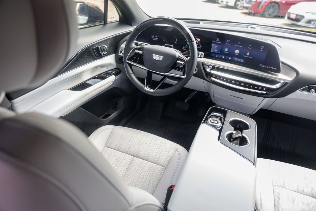 2025 Cadillac LYRIQ Sport