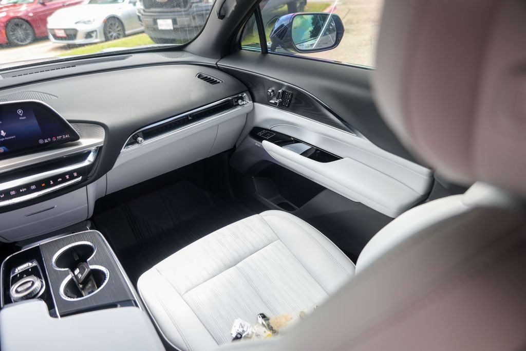 2025 Cadillac LYRIQ Sport