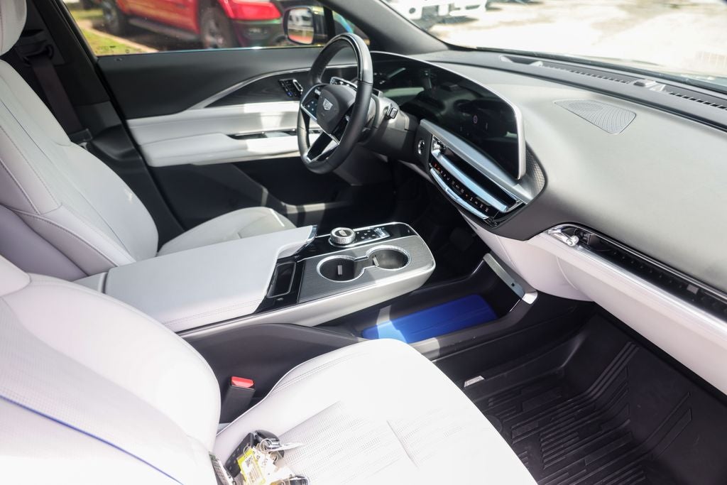 2025 Cadillac LYRIQ Sport