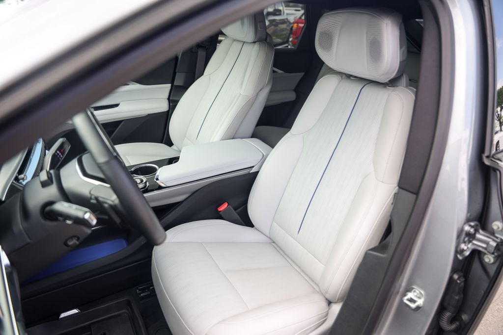 2025 Cadillac LYRIQ Sport