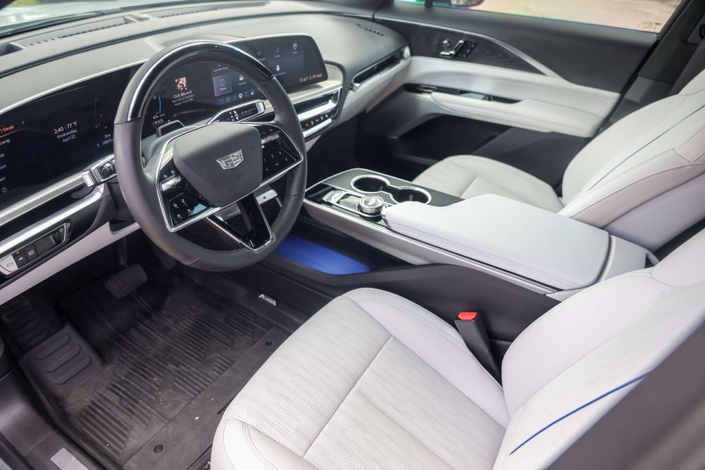 2025 Cadillac LYRIQ Sport