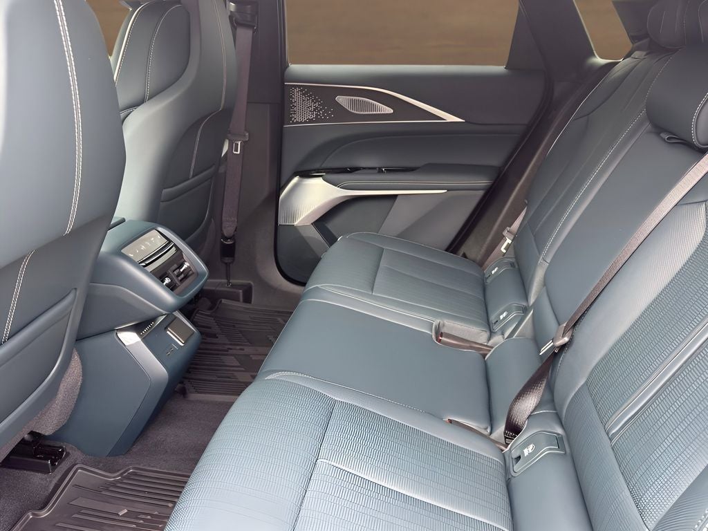 2025 Cadillac LYRIQ Sport