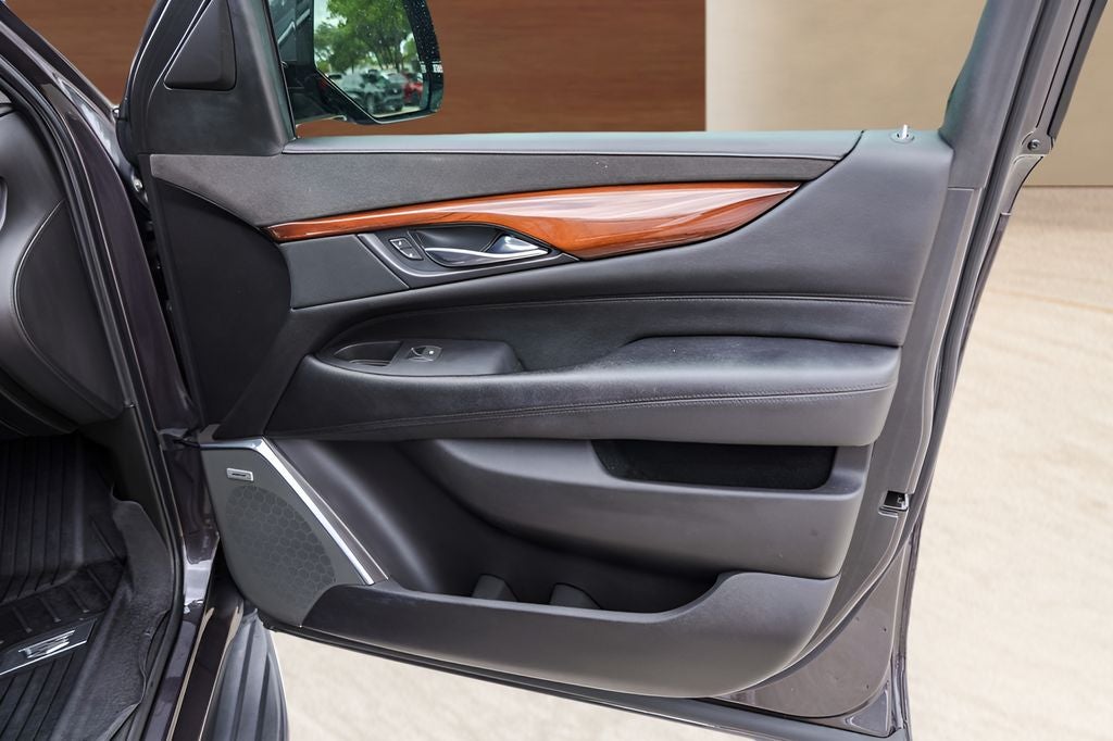 2018 Cadillac Escalade Luxury