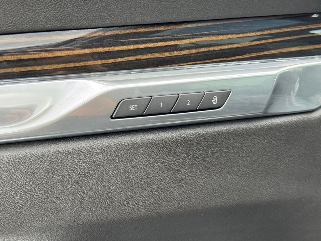 2025 Cadillac Escalade Premium Luxury