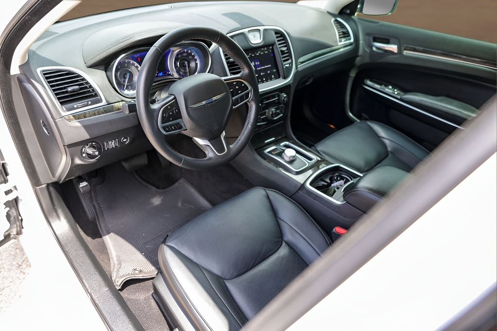 2022 Chrysler 300 Touring