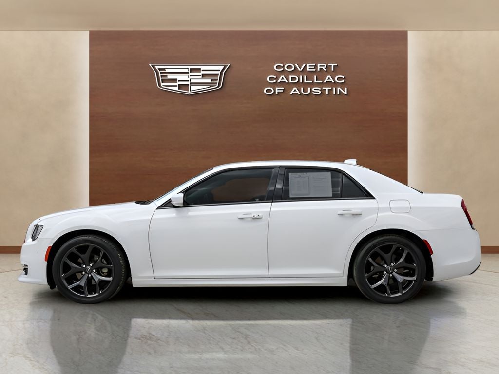 2022 Chrysler 300 Touring