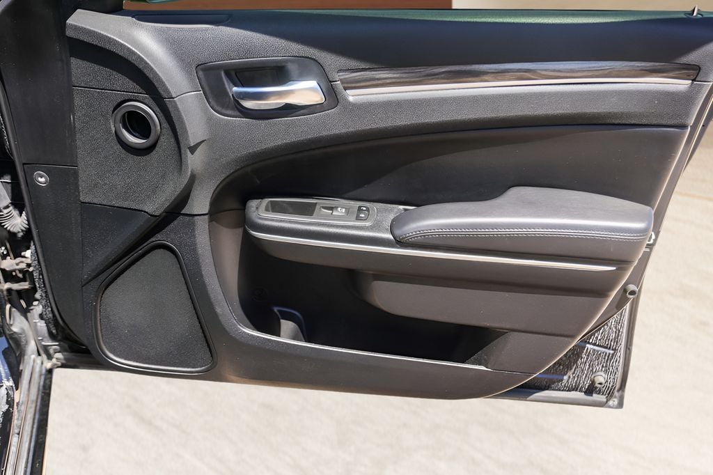 2022 Chrysler 300 Touring