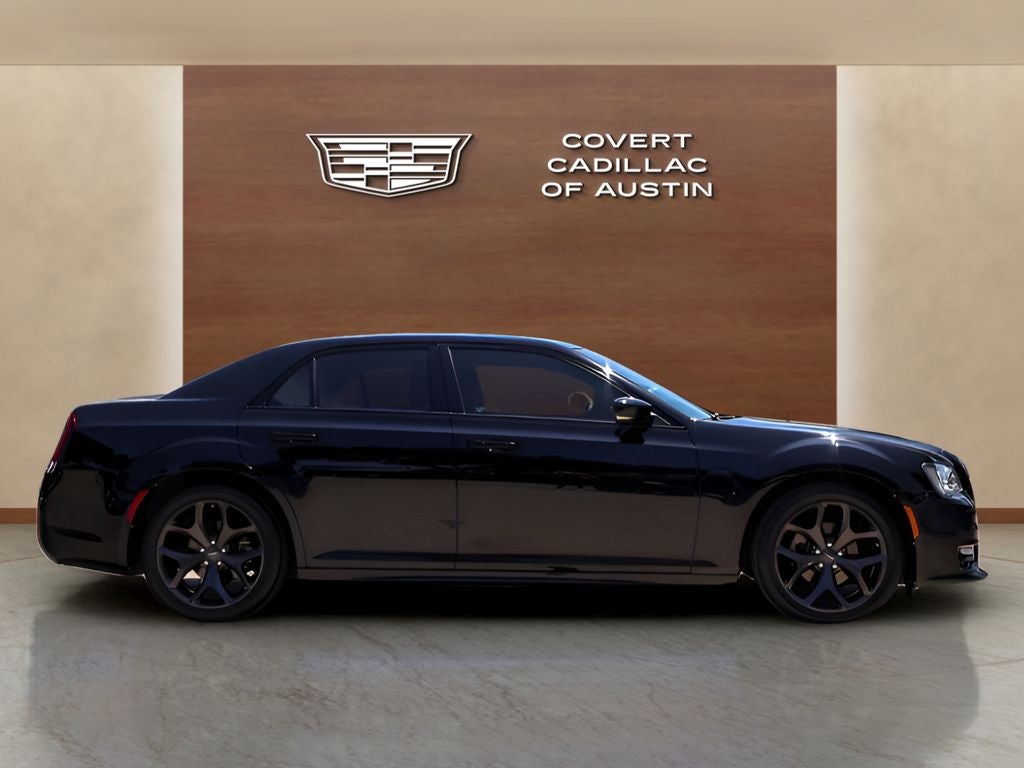 2022 Chrysler 300 Touring