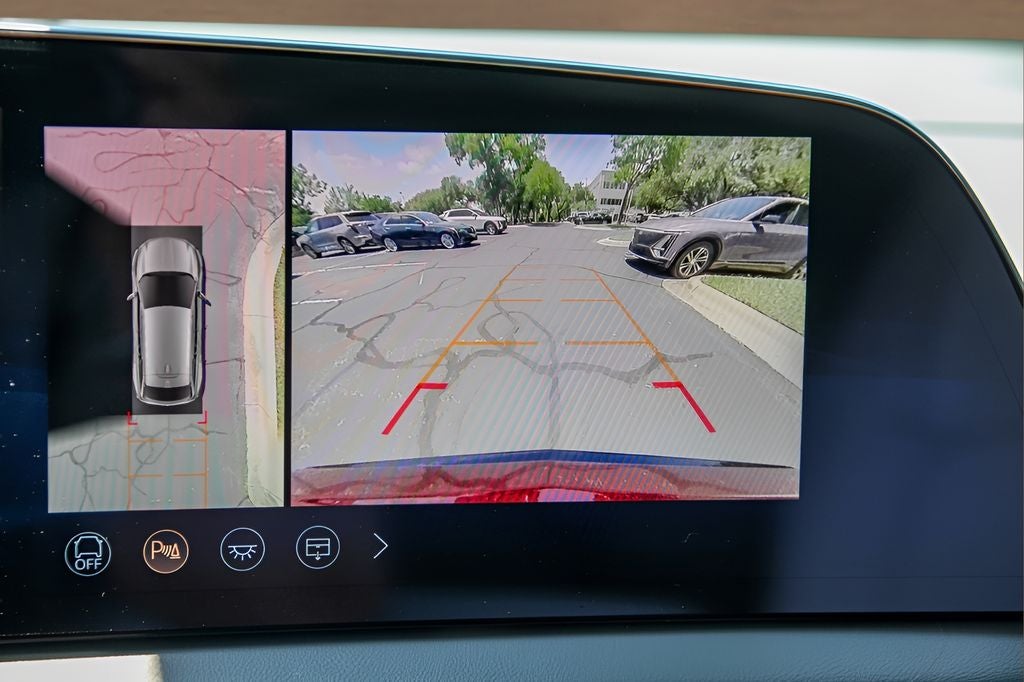 2025 Cadillac OPTIQ Sport 2