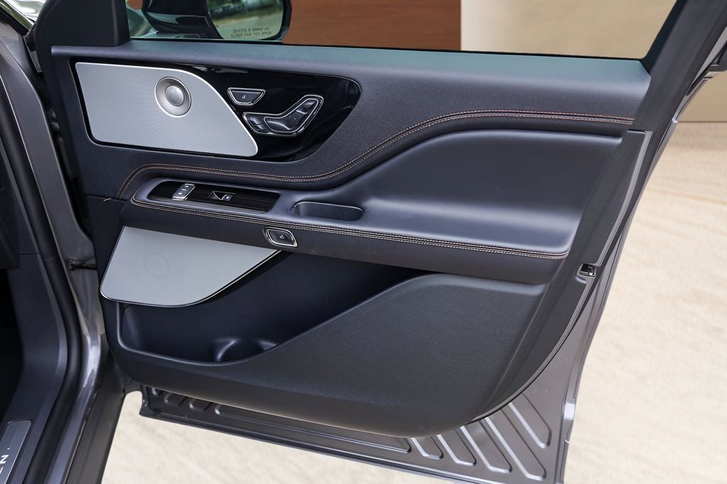 2025 Lincoln Aviator Black Label