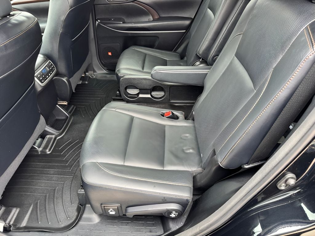 2016 Toyota Highlander Limited Platinum V6