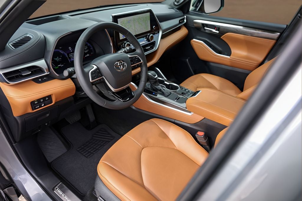 2026 Toyota Highlander Hybrid Platinum
